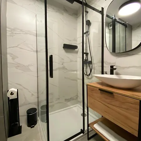 Vistula Avenue Apartment Free Parking, Swimming Pool, Sauna & Gym Краків Екстер'єр фото