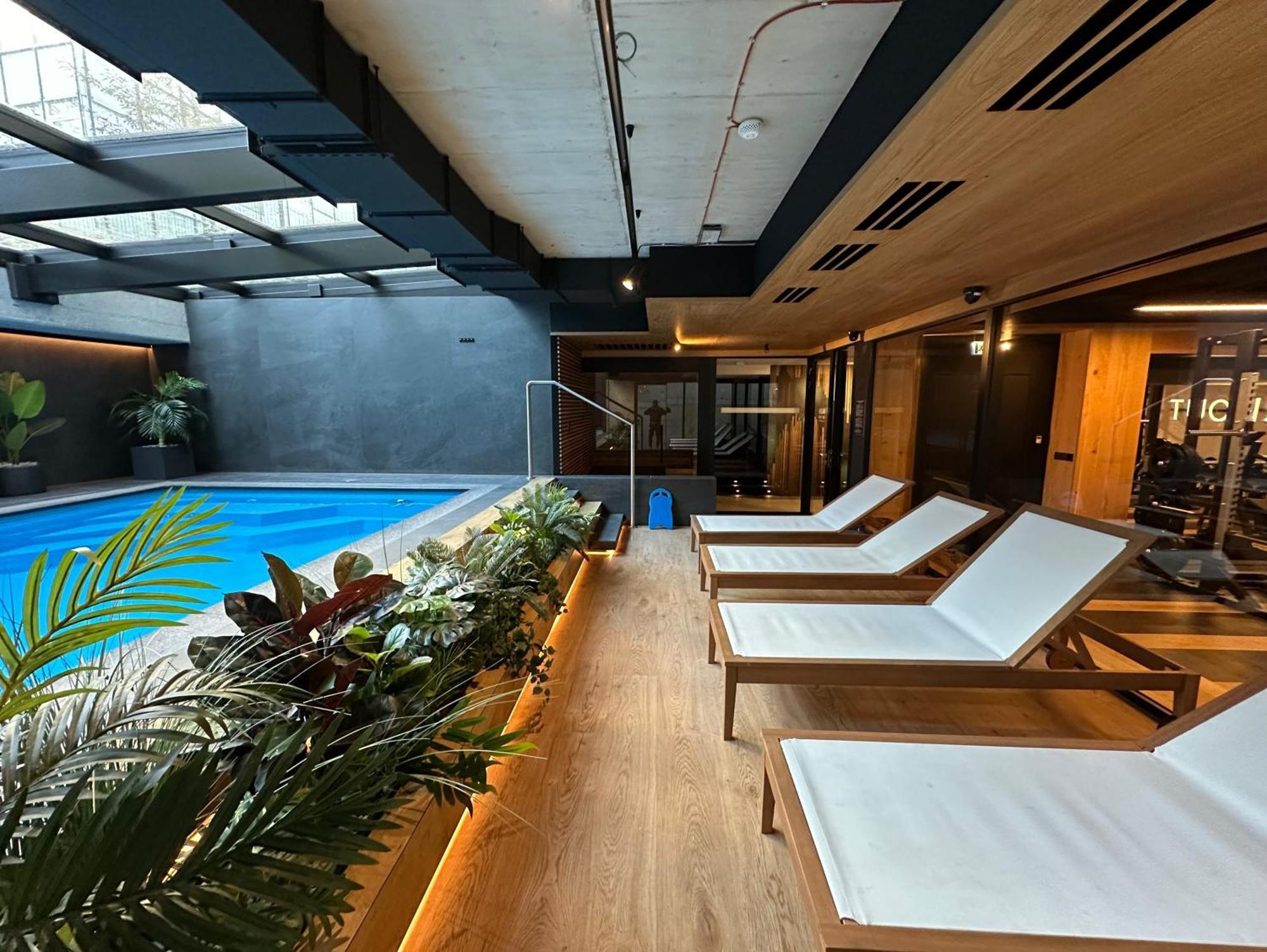 Vistula Avenue Free Parking, Swimming Pool, Sauna & Gym Апартаменти Краків